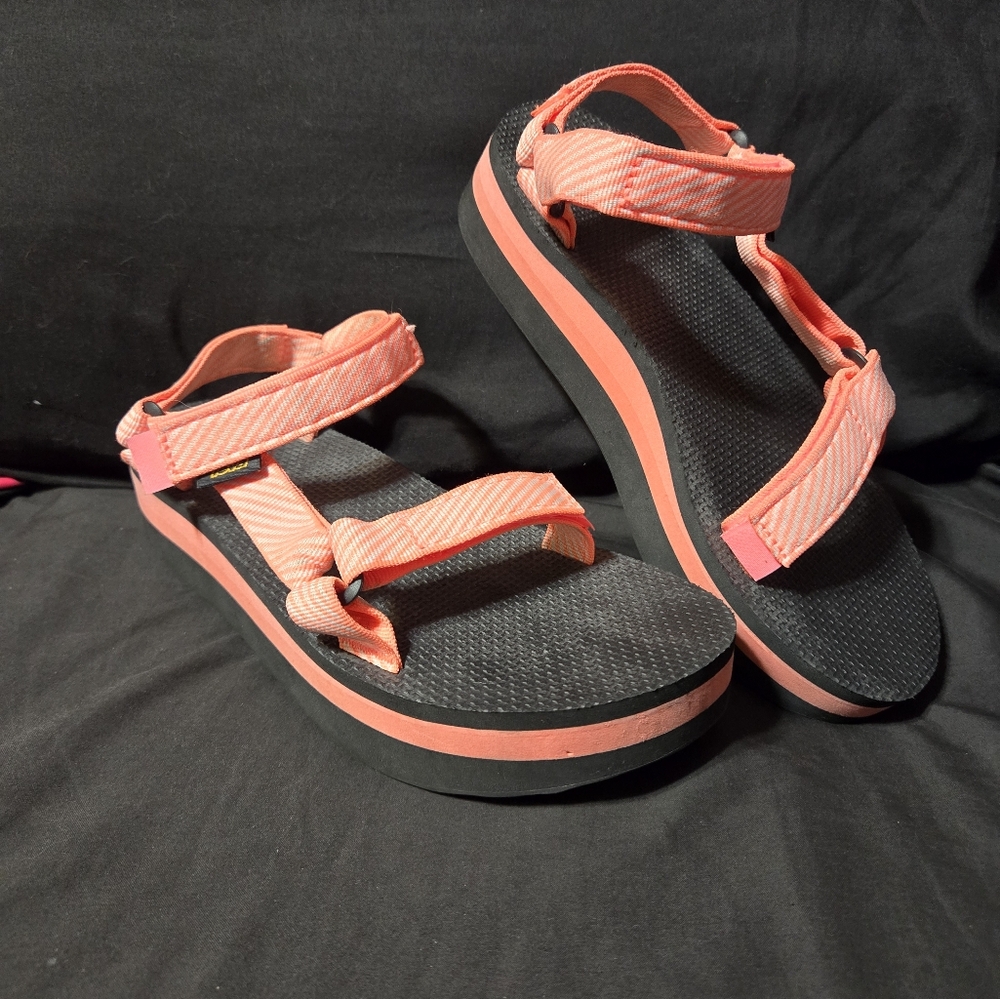 Teva Flatform Universal Pink Strap Platform Strap Sandals! Women's Size 10 EU 41